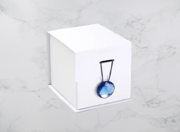 Sapphire Gemstone Gift Box Closure - Image 4